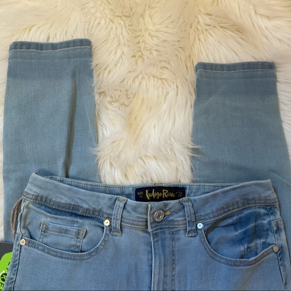 Indigo Rein Distressed Jeans - NWT - Size 11 - Picture 5 of 13